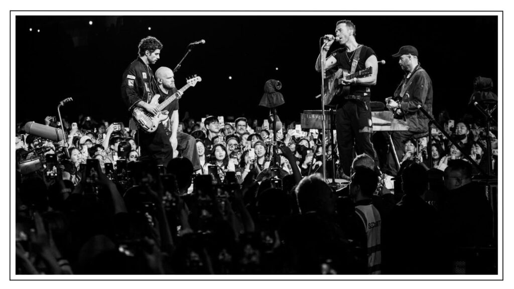 Who are the singers of Coldplay band